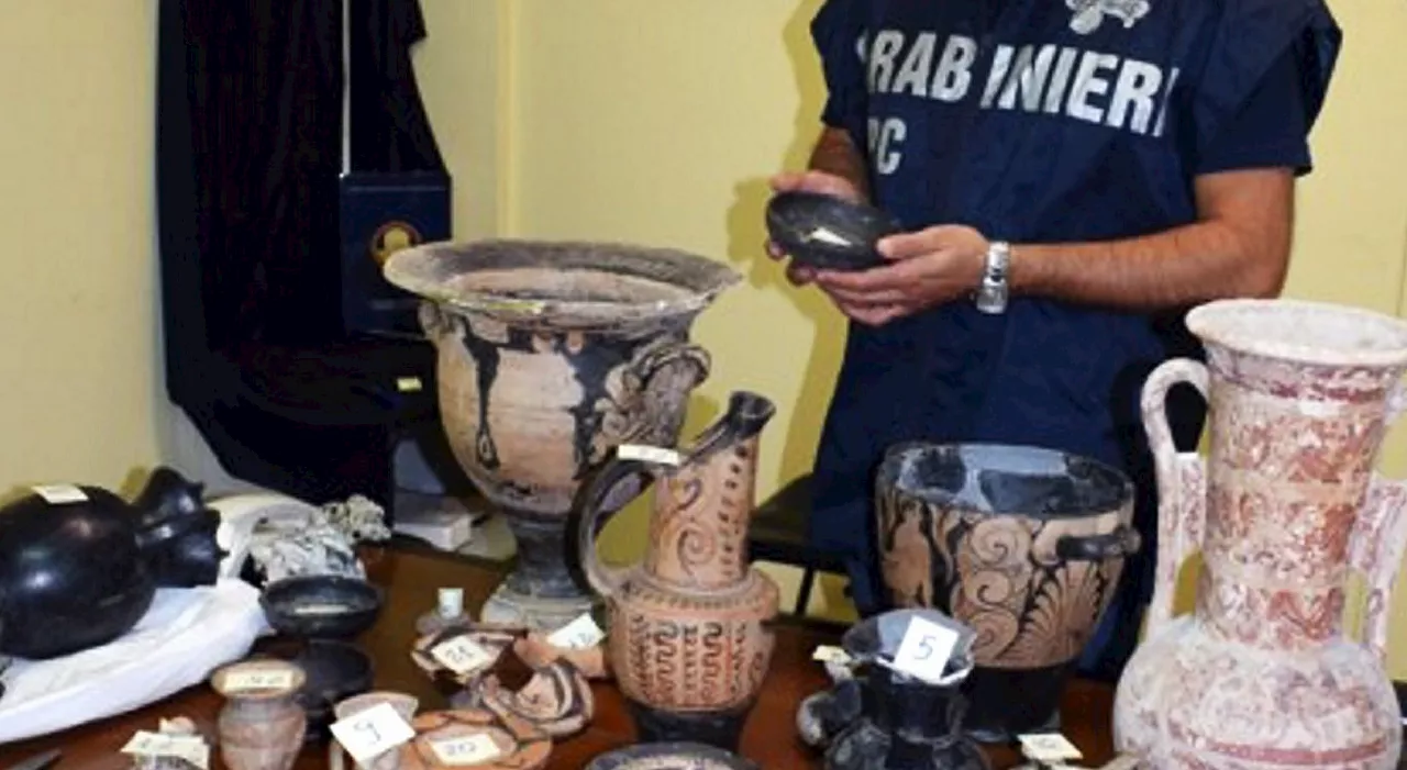 Terni, trova un tesoretto archeologico nella cantina del padre morto e lo restituisce