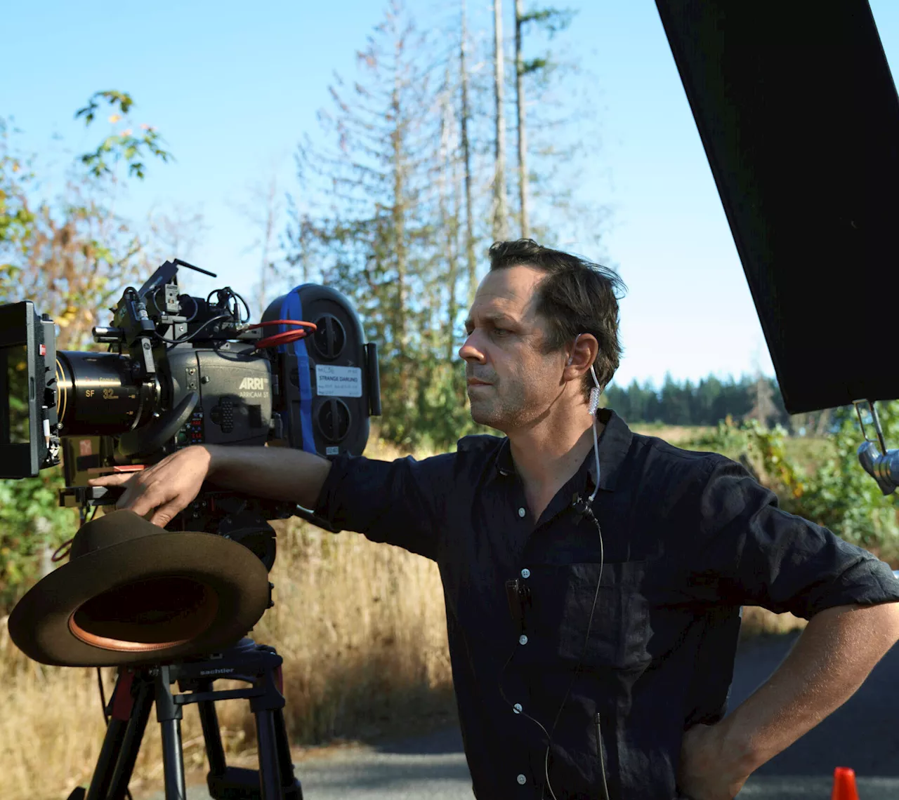 Giovanni Ribisi Tells Josh Brolin How a Midlife Crisis Led Him to Cinematography