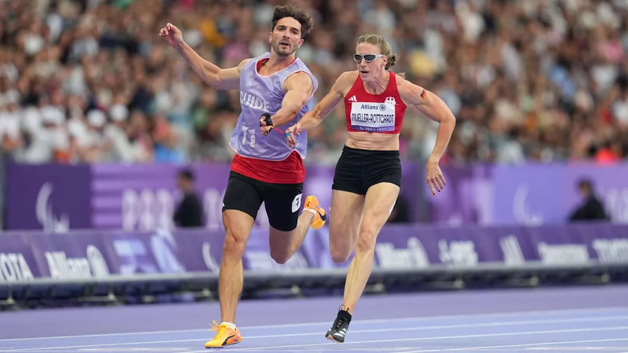 Müller-Rottgardt holt Bronze über 100 m - Gratulant Macron