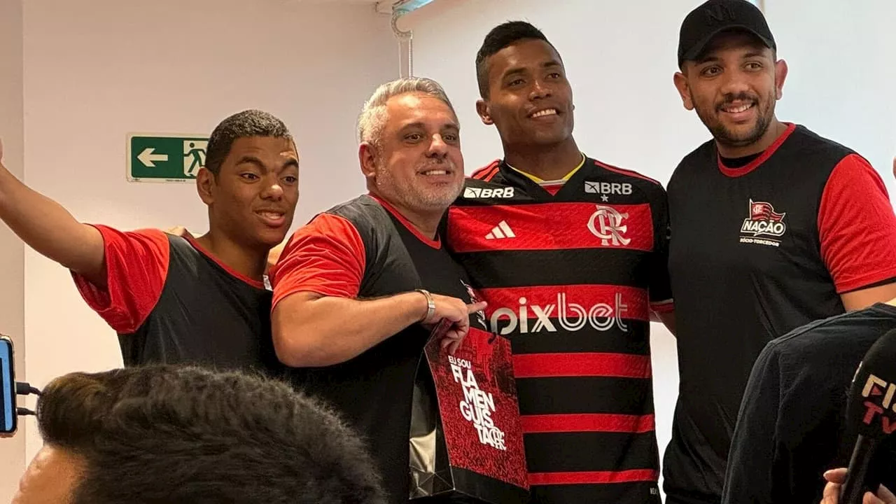 Reforço do Flamengo, Alex Sandro releva calendário brasileiro repleto de jogos: ‘Foi sempre assim’