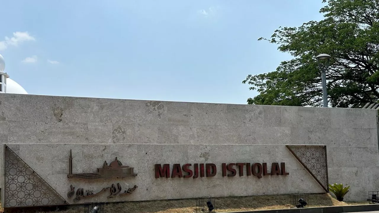 Alunan Musik Rebana Sambut Kedatangan Paus Fransiskus di Masjid Istiqlal