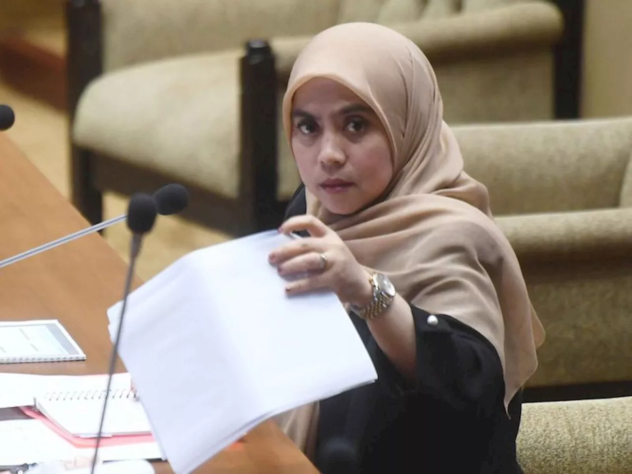 Suaminya Maju Pilkada, Pegiat Pemilu Minta Komisioner KPU RI Betty Epsilon Pilih Nonaktif