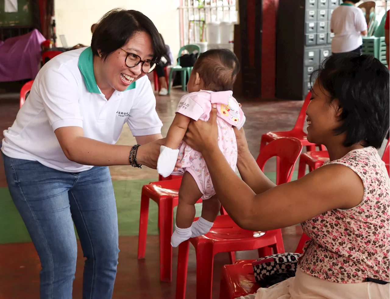 Converge, Caritas Manila team up to establish Unang Yakap community in Tondo