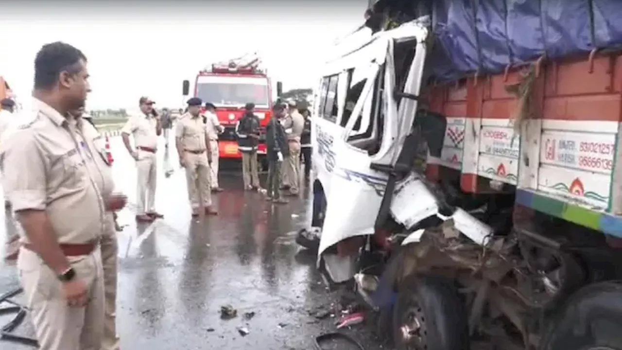 Bus Accident: स्कूल बस में टकराने से 2 बच्चों की मौत, पैरेंट्स में मची चीख पुकार, अस्पताल में हड़कंप