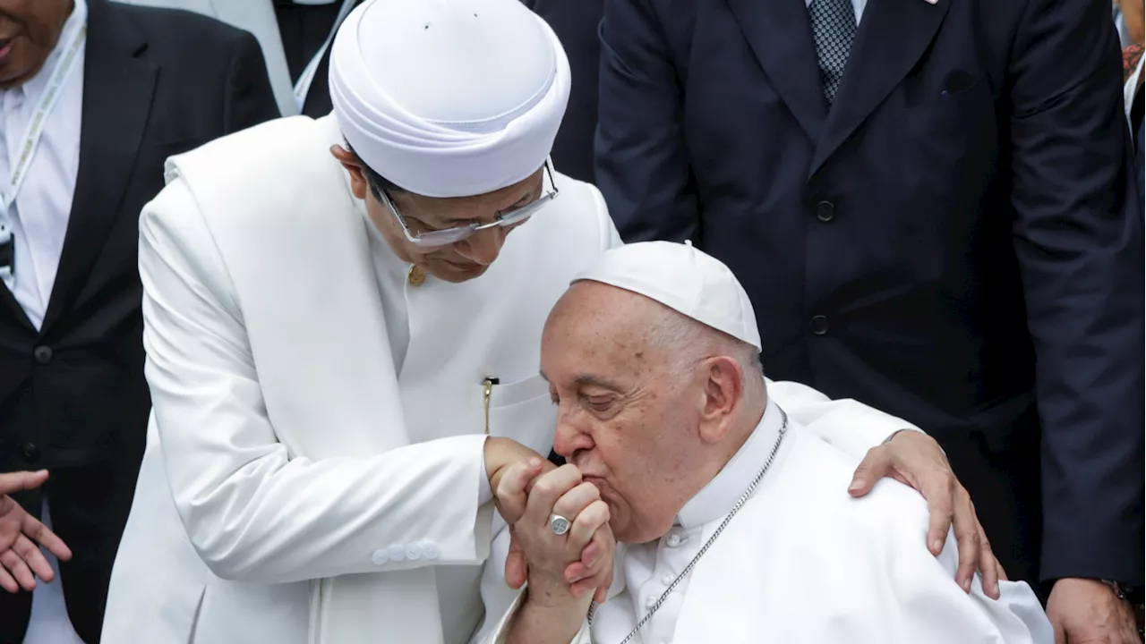 Pope Francis and Indonesia’s top imam make a joint call for religious harmony