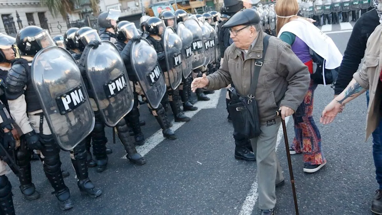 Víctor Hugo Morales contra Milei y Bullrich por la represión a jubilados