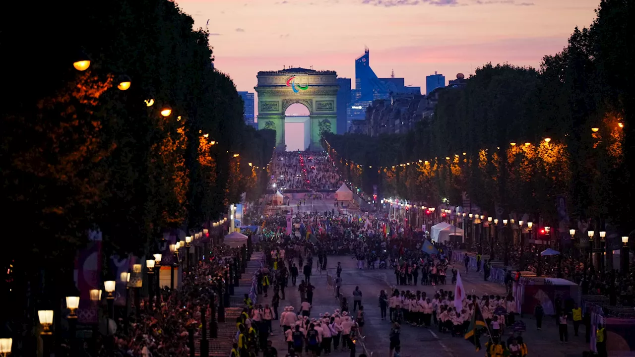 JO 2024: les médaillés olympiques et paralympiques seront décorés, un défilé prévu sur les Champs Elysées