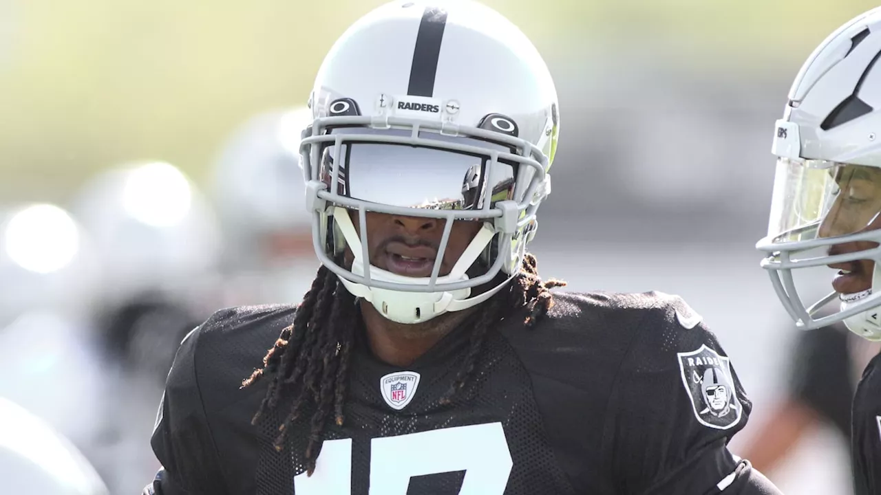 Las Vegas Raiders WR Davante Adams sets the record straight