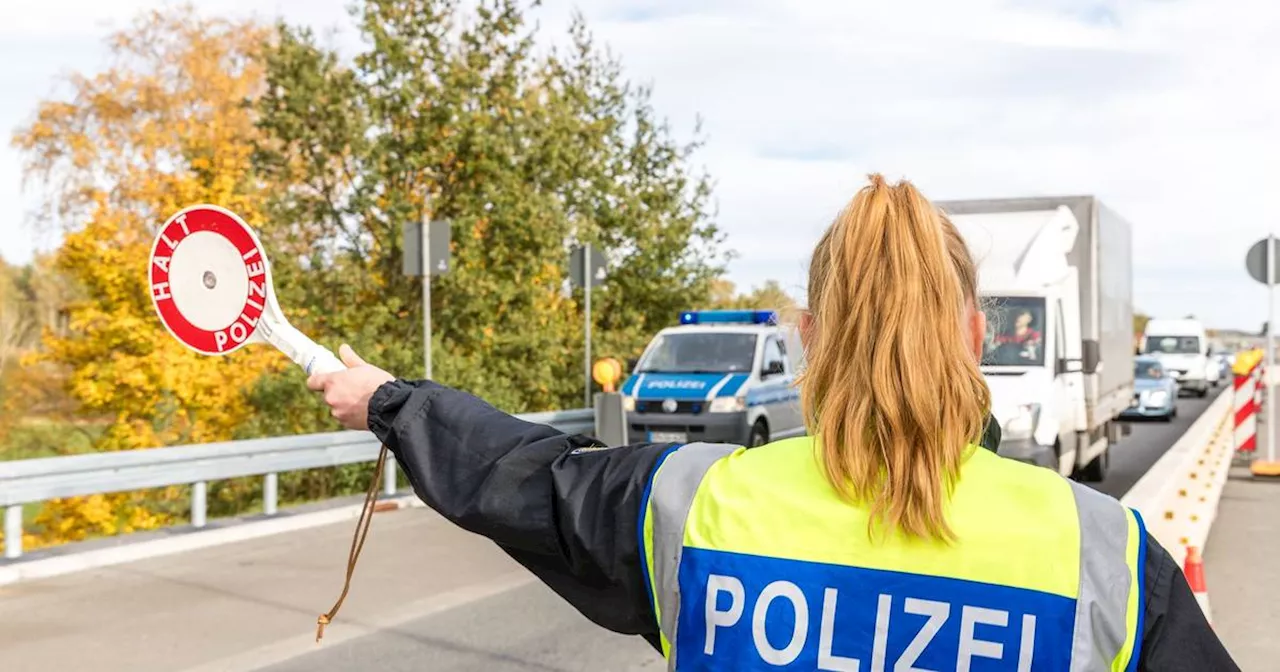 Union und FDP pochen auf Zurückweisungen - Merz setzt Frist