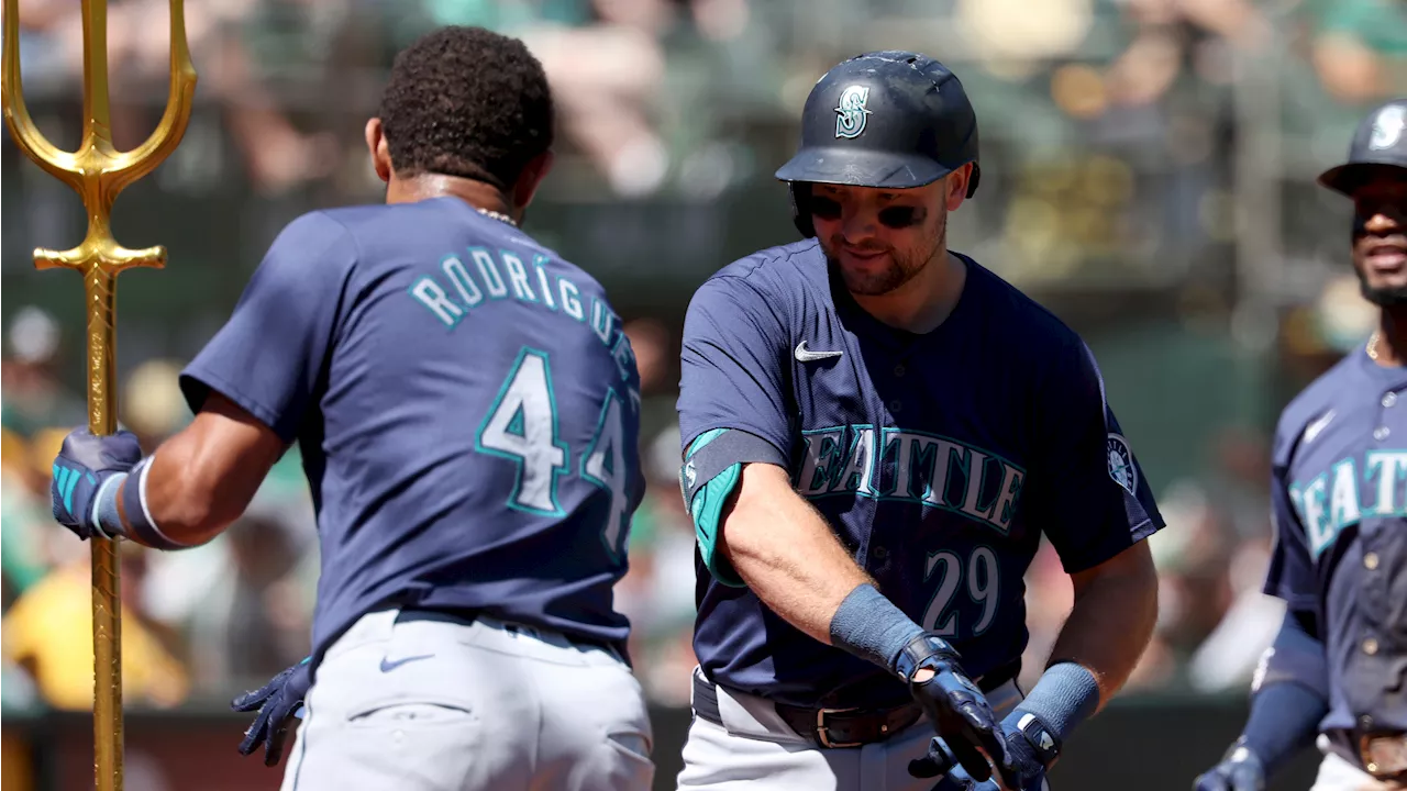 Raleigh, Rodriguez homer as Mariners beat Athletics