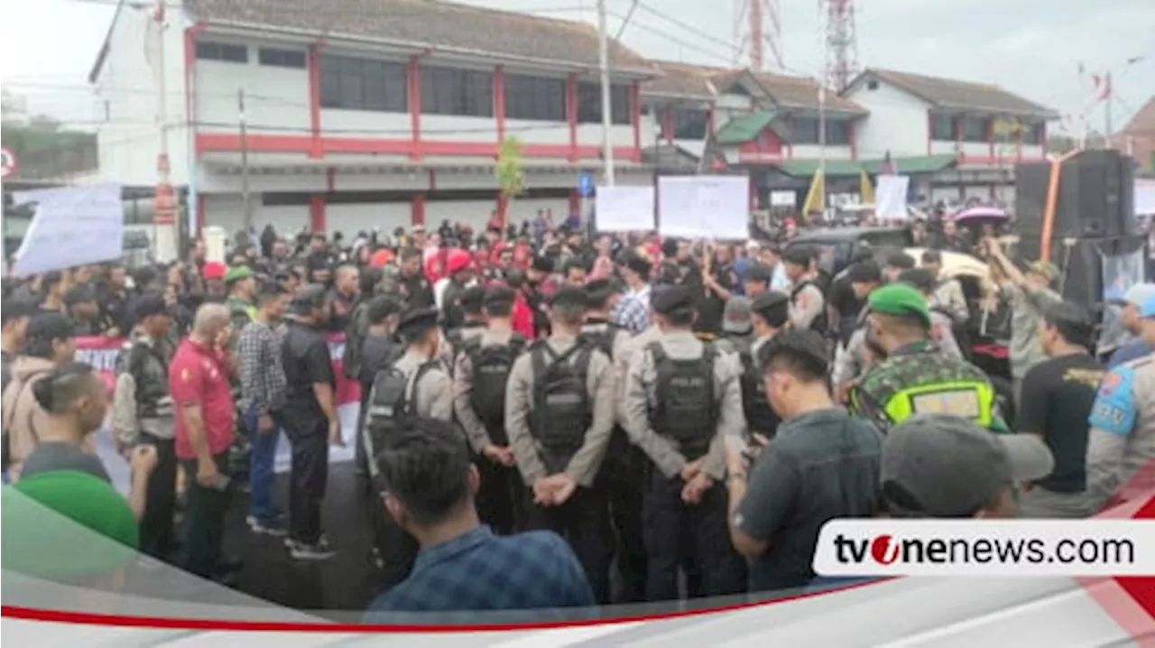 Masyarakat Kebumen Grudug Kejaksaan Kebumen, Tuntut Kepastian Hukum Kasus Revitalisasi Alun-alun