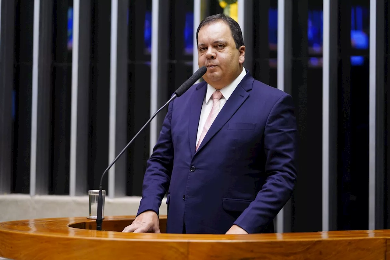 Kassab e Elmar tentam criar 'frente governista' contra Hugo Motta; entenda a estratégia