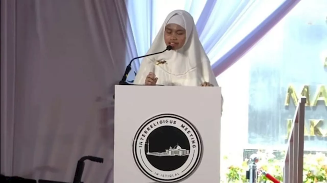 Kayla, Hafizah Tunanetra Baca Ayat Al Quran soal Toleransi di Hadapan Paus Fransiskus