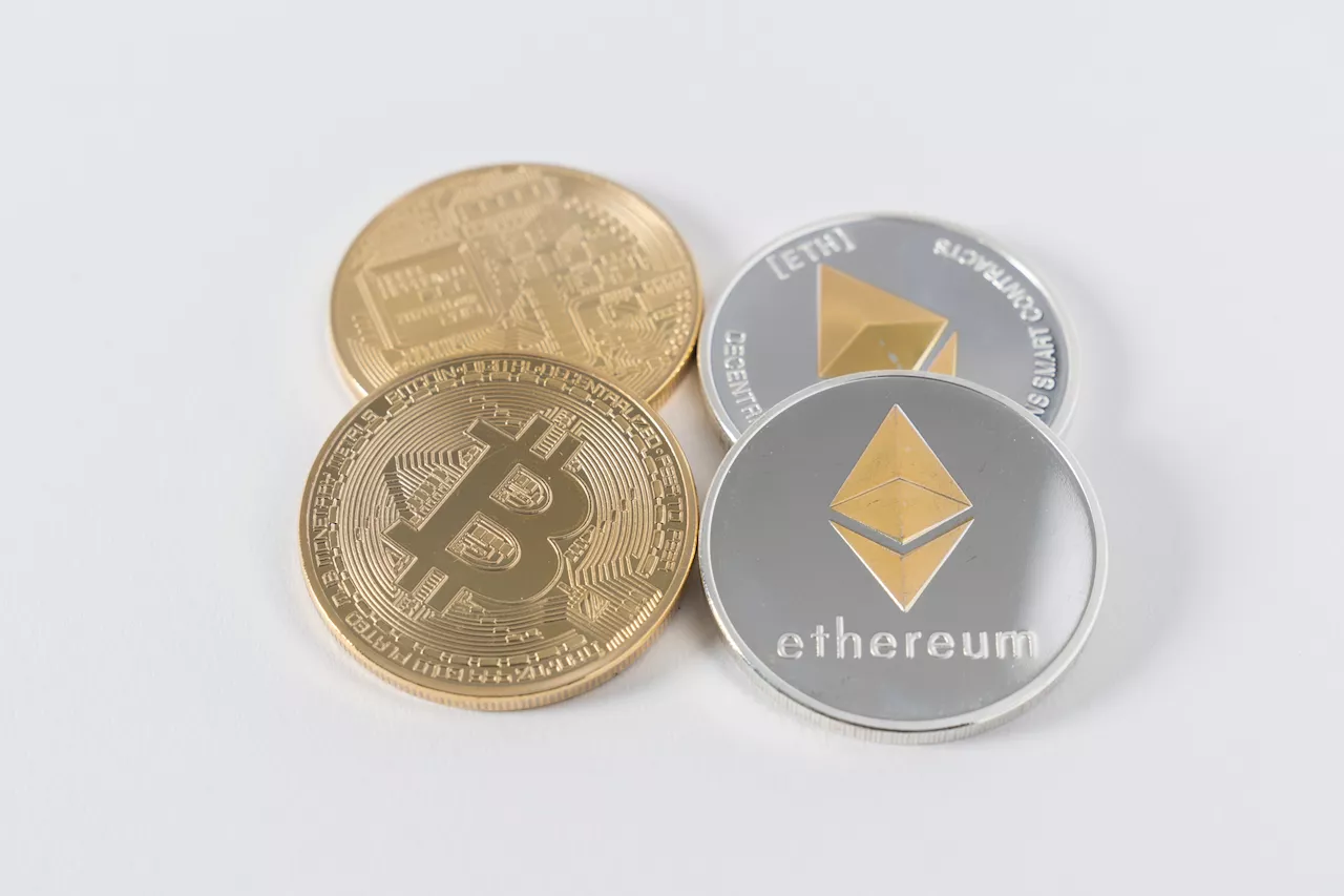 Bitcoin e ethereum derretem com ajustes de posições de investidores