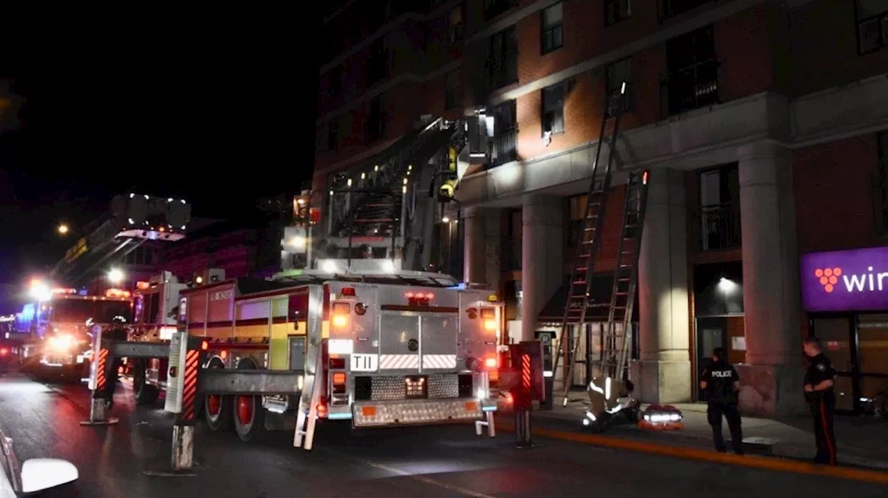 Firefighters rescue 2 tenants from balconies while battling fire in Ottawa's Centretown neighbourhood