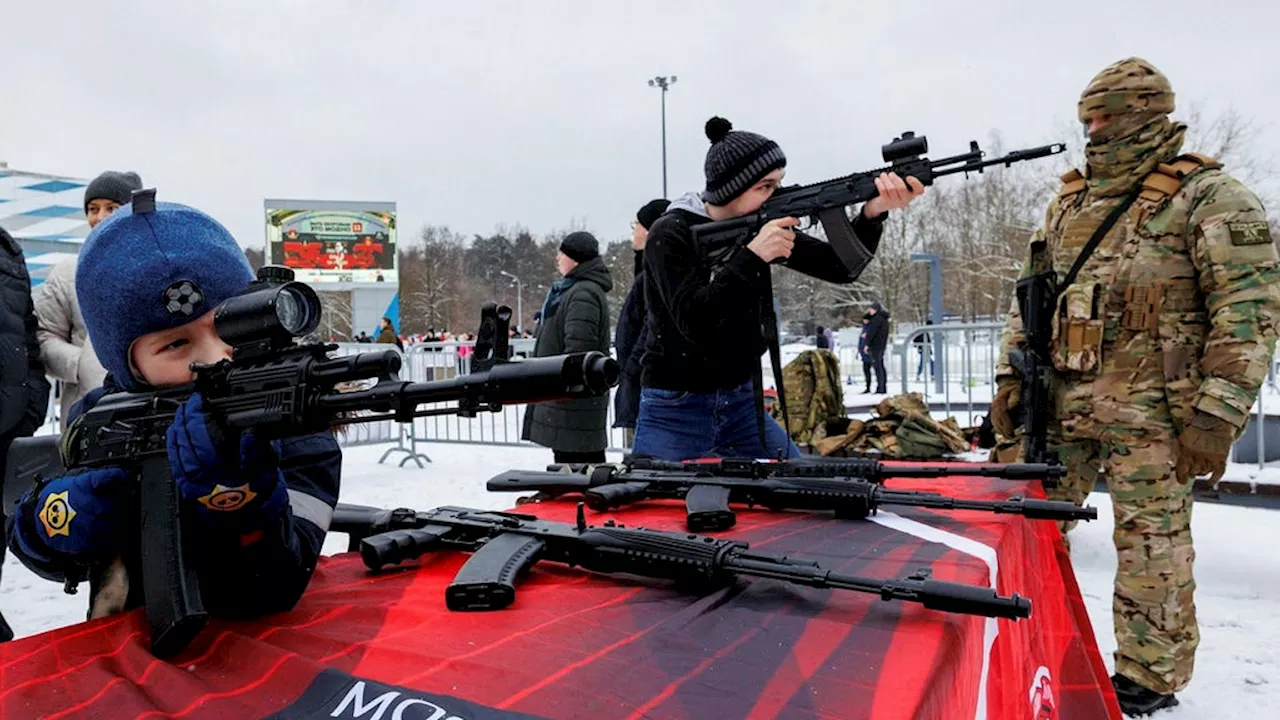 Ryssland anordnar militära sommarläger för barn