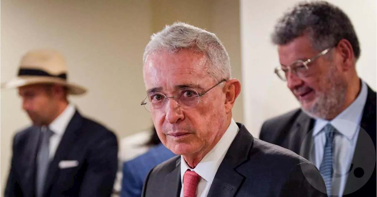 Aplazan por 15 días audiencia preparatoria del juicio a Álvaro Uribe: la Fiscalía habría ocultado pruebas