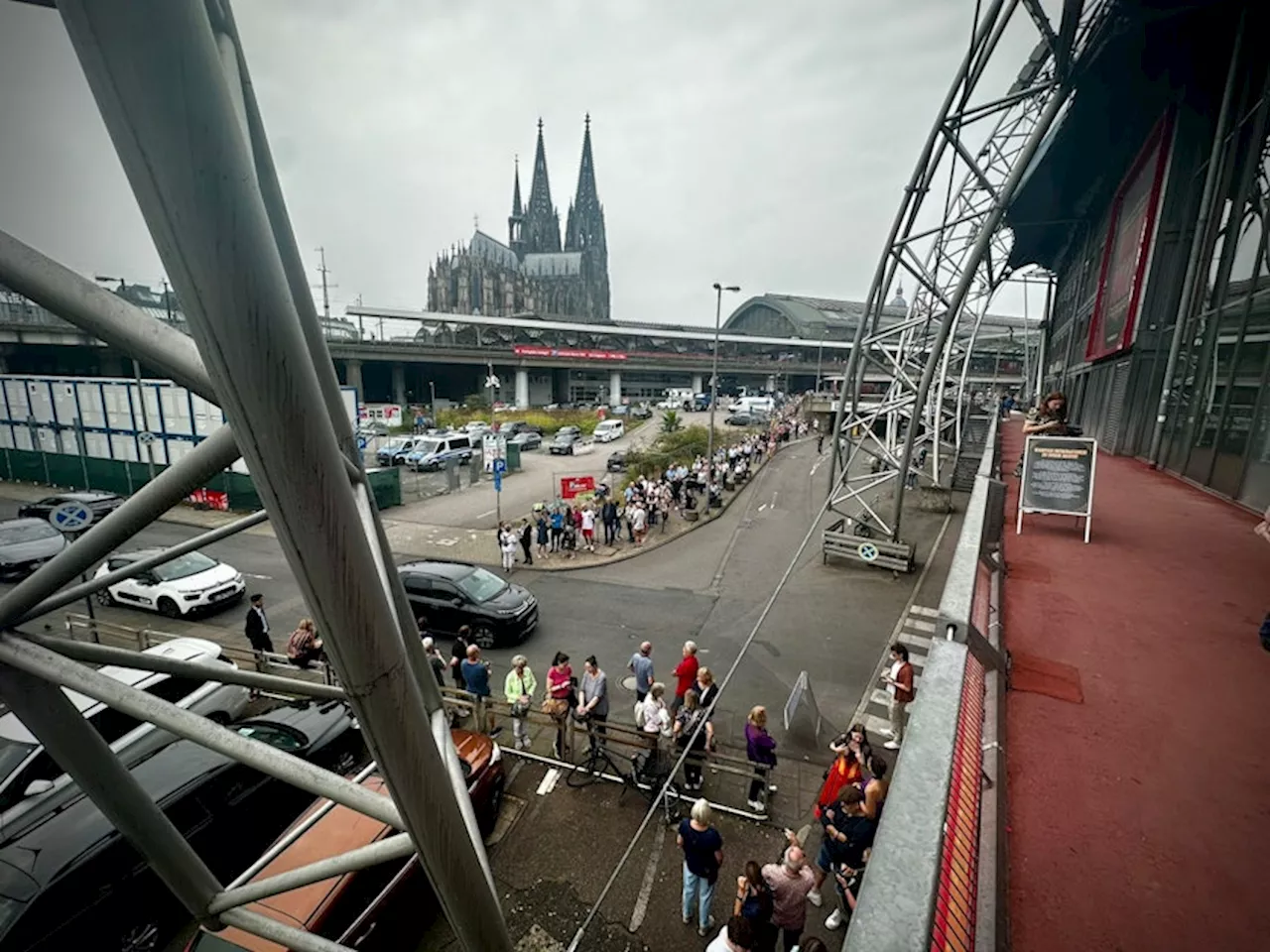 Moulin Rouge in Köln: Fans bekommen ganz seltene Einblicke