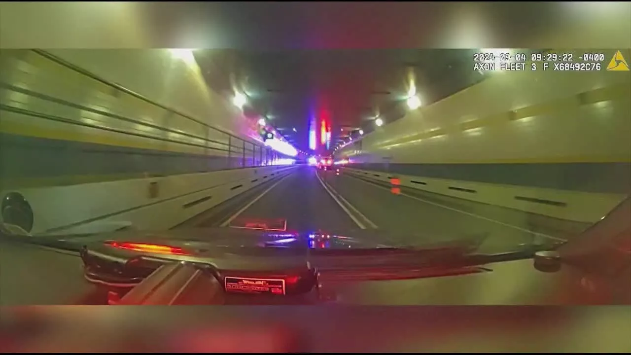 Women passengers in 'ghost car' caught in Queens-Midtown Tunnel police chase: VIDEO