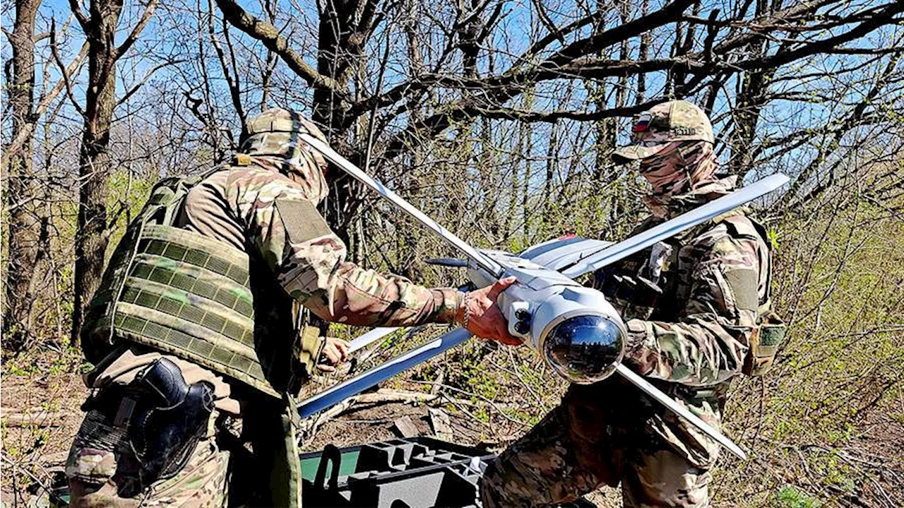 Минобороны показало уничтожение украинского БТР в приграничье Курской области