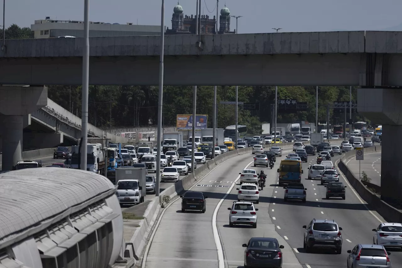 Secretaria municipal de Transportes do Rio cancela multas de trânsito por excesso de velocidade aplicadas aos motoristas na Avenida Brasil