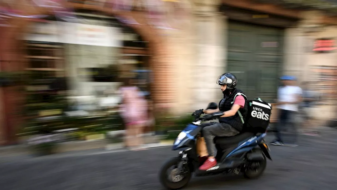 À Toulouse, Uber Eats met en place des 'zones blanches' pour éviter le regroupement des livreurs