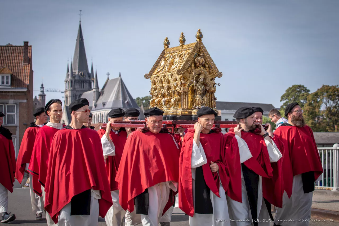 Belgique : c'est quoi cette énorme procession de 1000 personnes organisée à Tournai ce dimanche ?