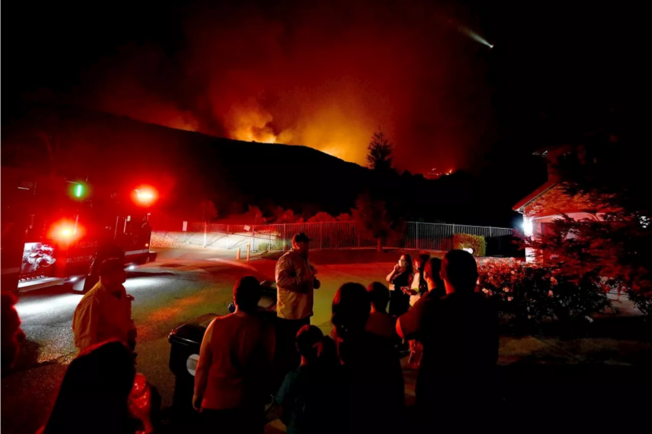 Wildfire burning near Highland spreads to San Bernardino National Forest