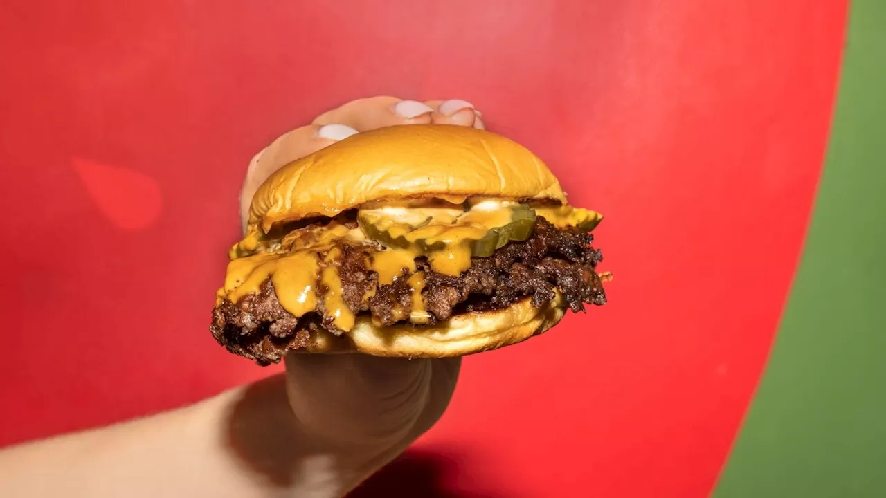 500 free cheeseburgers: A big giveaway will sizzle at Beverly Center