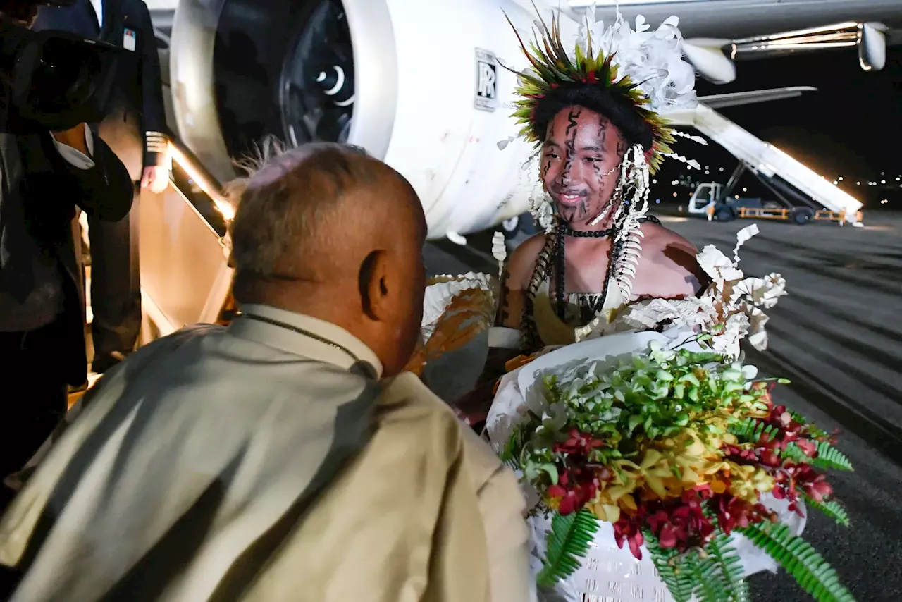 Papa Francisco já está na Papua-Nova Guiné, onde a terra tremeu antes da sua chegada