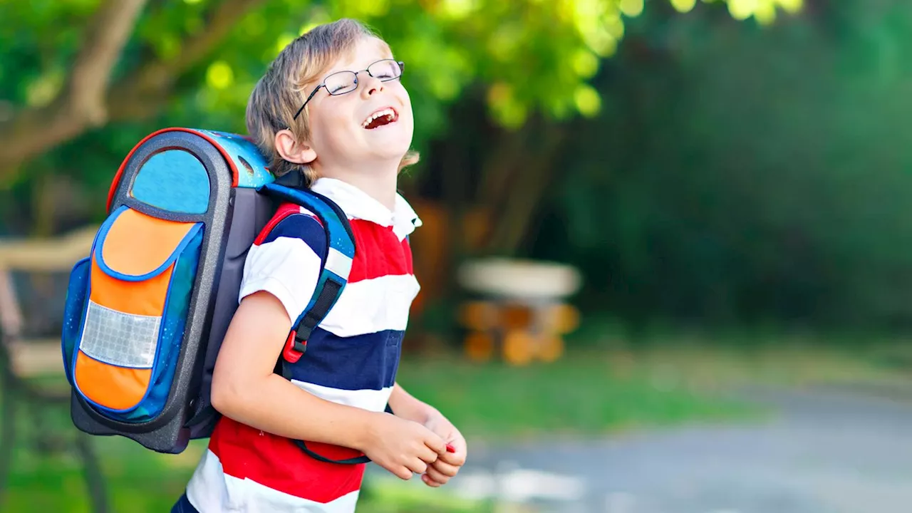 Eltern sollen Kinder nicht mit dem Auto zur Schule bringen