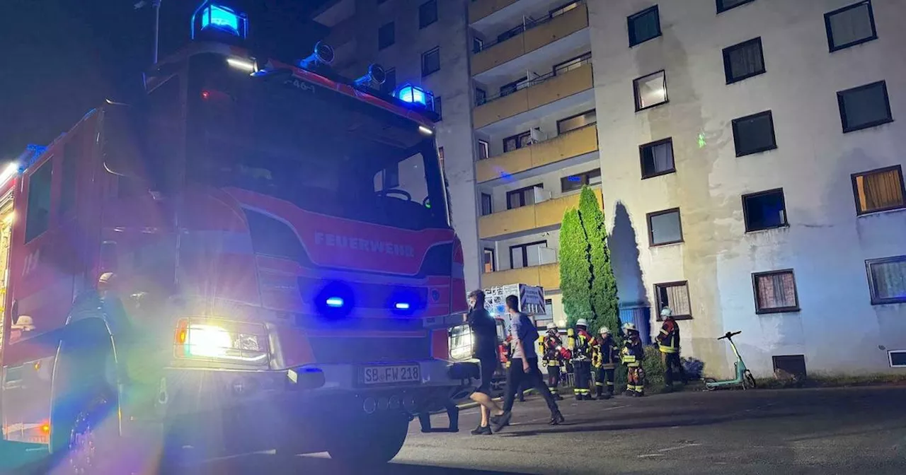 Großaufgebot der Feuerwehr in Dudweiler Bruchwiesenanlage im Einsatz