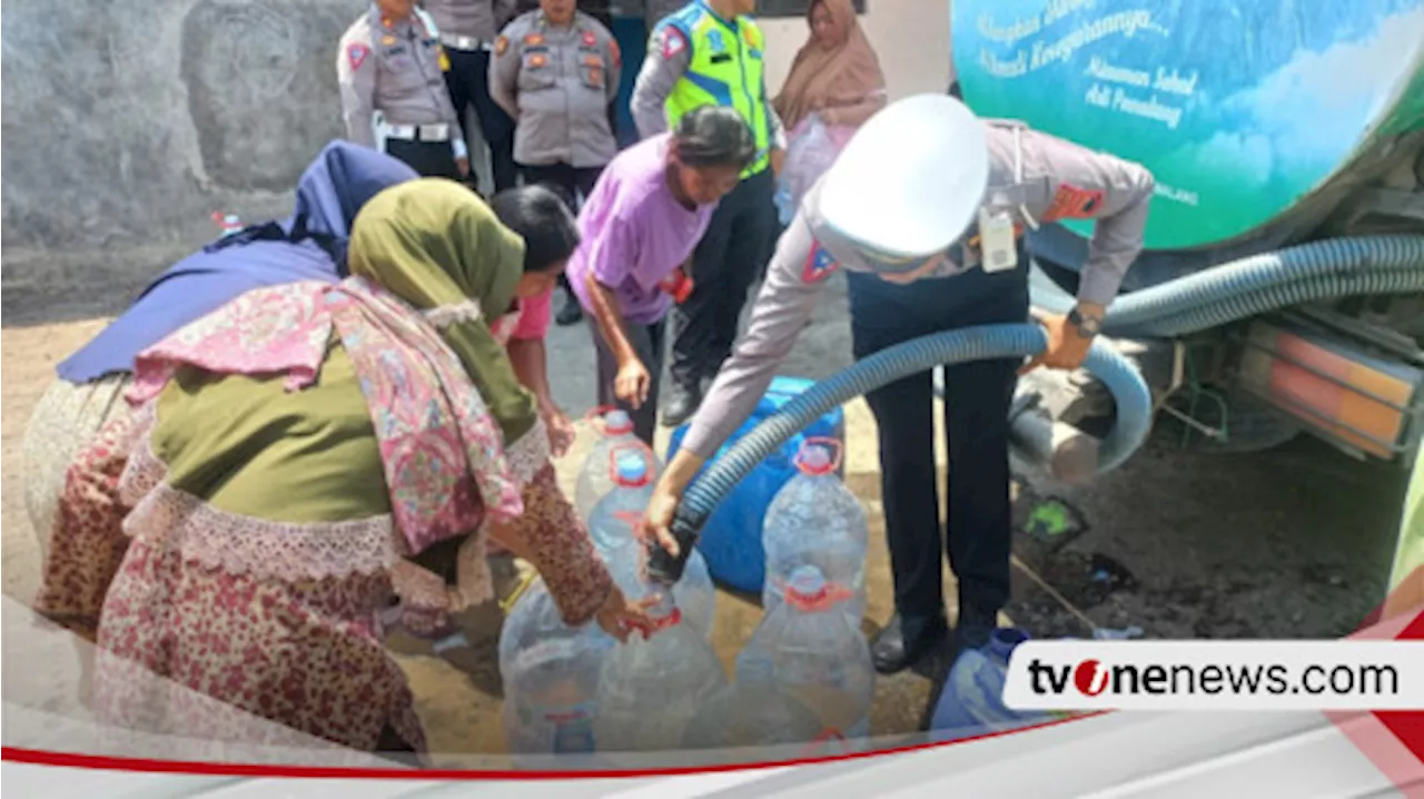 Peringati Hut Lantas Ke-69, Polres Pemalang bagikan Air bersih Ke Wilayah Terdampak Kekeringan.