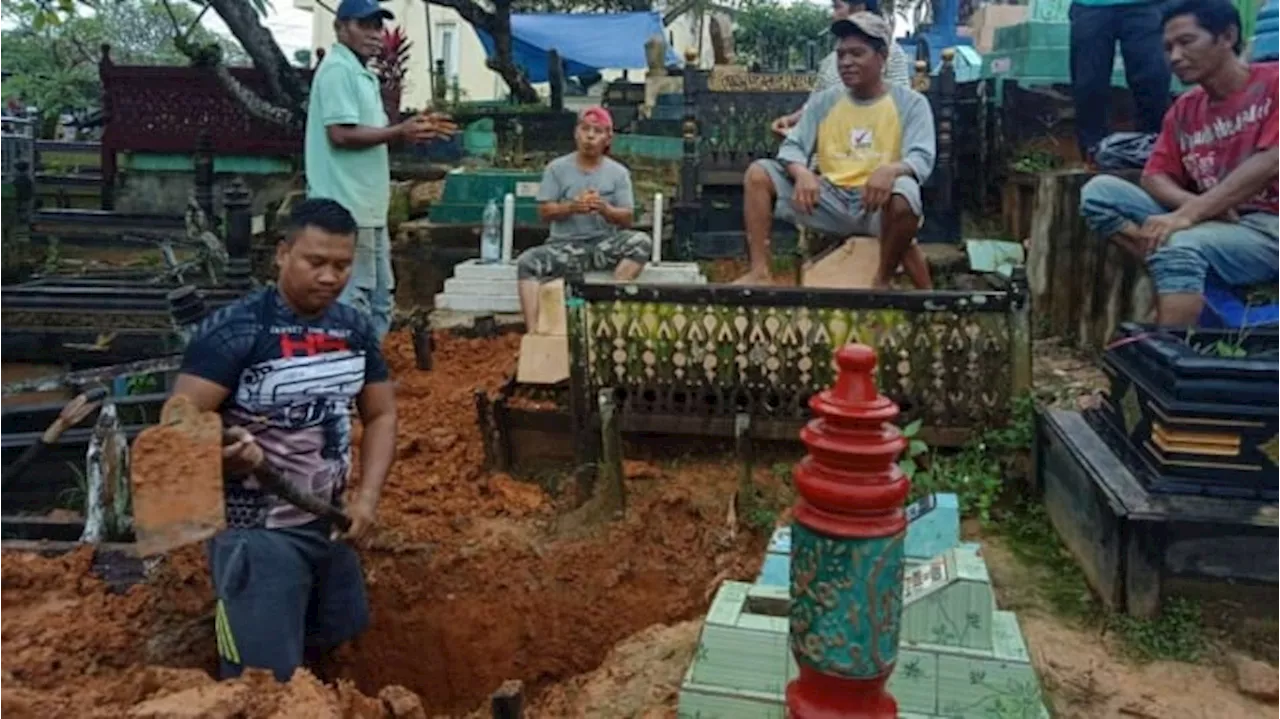 Bripka Joko Jadi Penggali Kubur Secara Sukarela, Irjen Sandi Sampaikan Pesan Kapolri