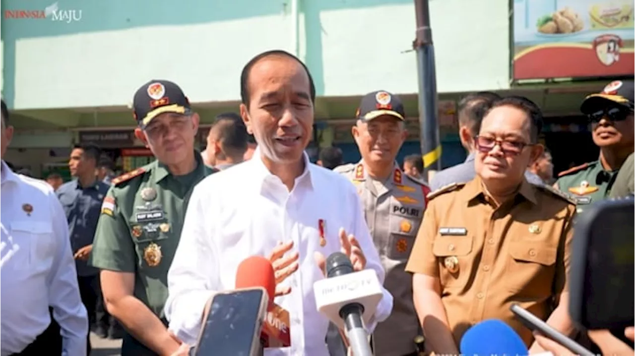 Jokowi Pamitan ke Warga Saat Blusukan ke Pasar Surabaya: Mohon Maaf, Saya Mau Purnatugas