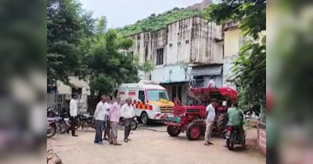 Karauli News: राजस्थान के सपोटरा में दर्दनाक हादसा, ट्रेन की चपेट में आने से तीन युवकों की मौत