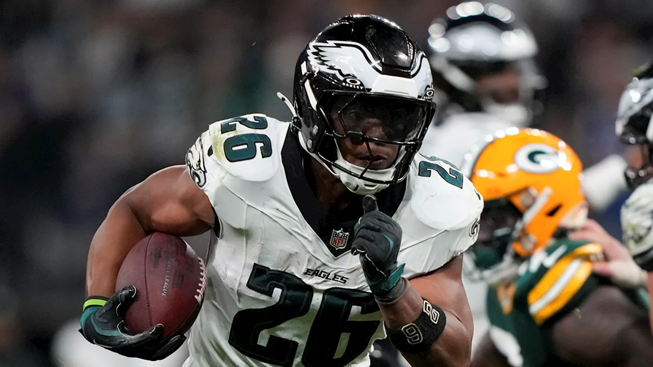 Saquon Barkley scores 3 touchdowns as Eagles beat Packers 34-29 in Brazil