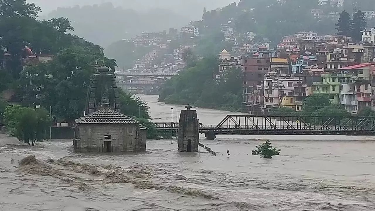 हिमाचल में भारी बारिश के बाद 47 सड़कें बंद, जारी की गई बाढ़ आने की चेतावनी