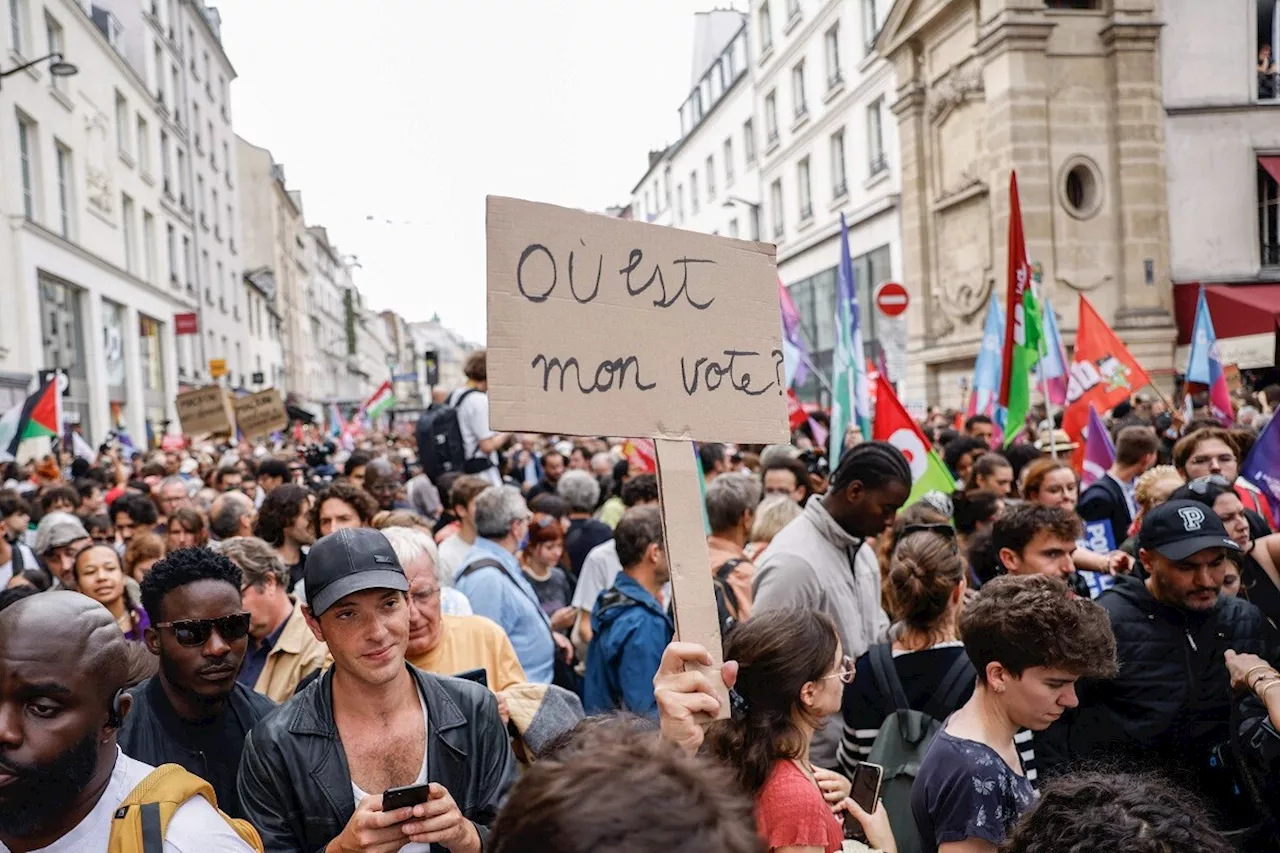 Manifestation contre Emmanuel Macron à Paris : LFI annonce 160 000 participants, 26 000 selon la police