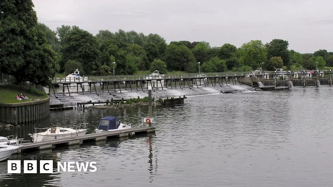 Teddington: Government criticised over Thames wastewater plan