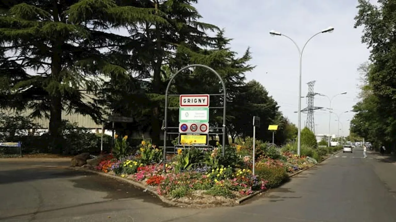 Essonne: après des années de lutte, Grigny pose la première pierre de son nouveau supermarché