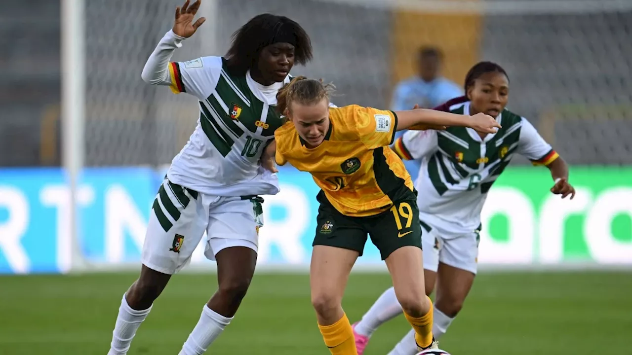 Casi fracturan a futbolista en el Mundial Sub 20: árbitra no sacó tarjeta roja