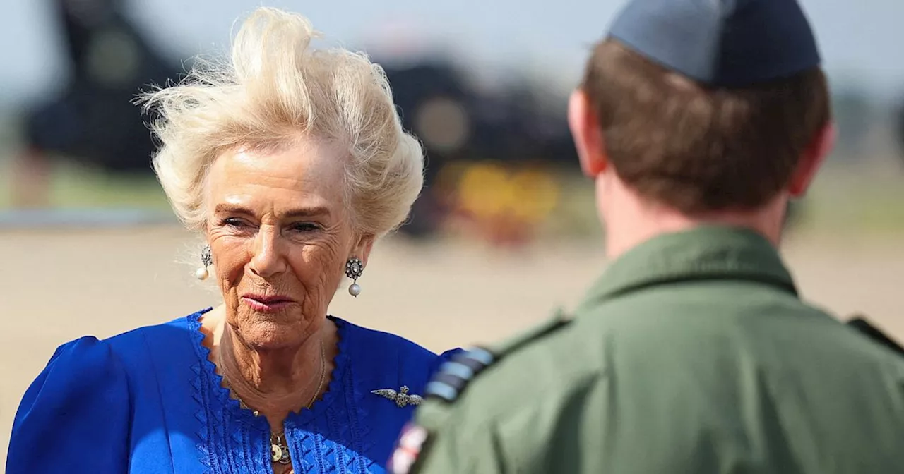 Königin Camilla kämpft wieder gegen den Wind