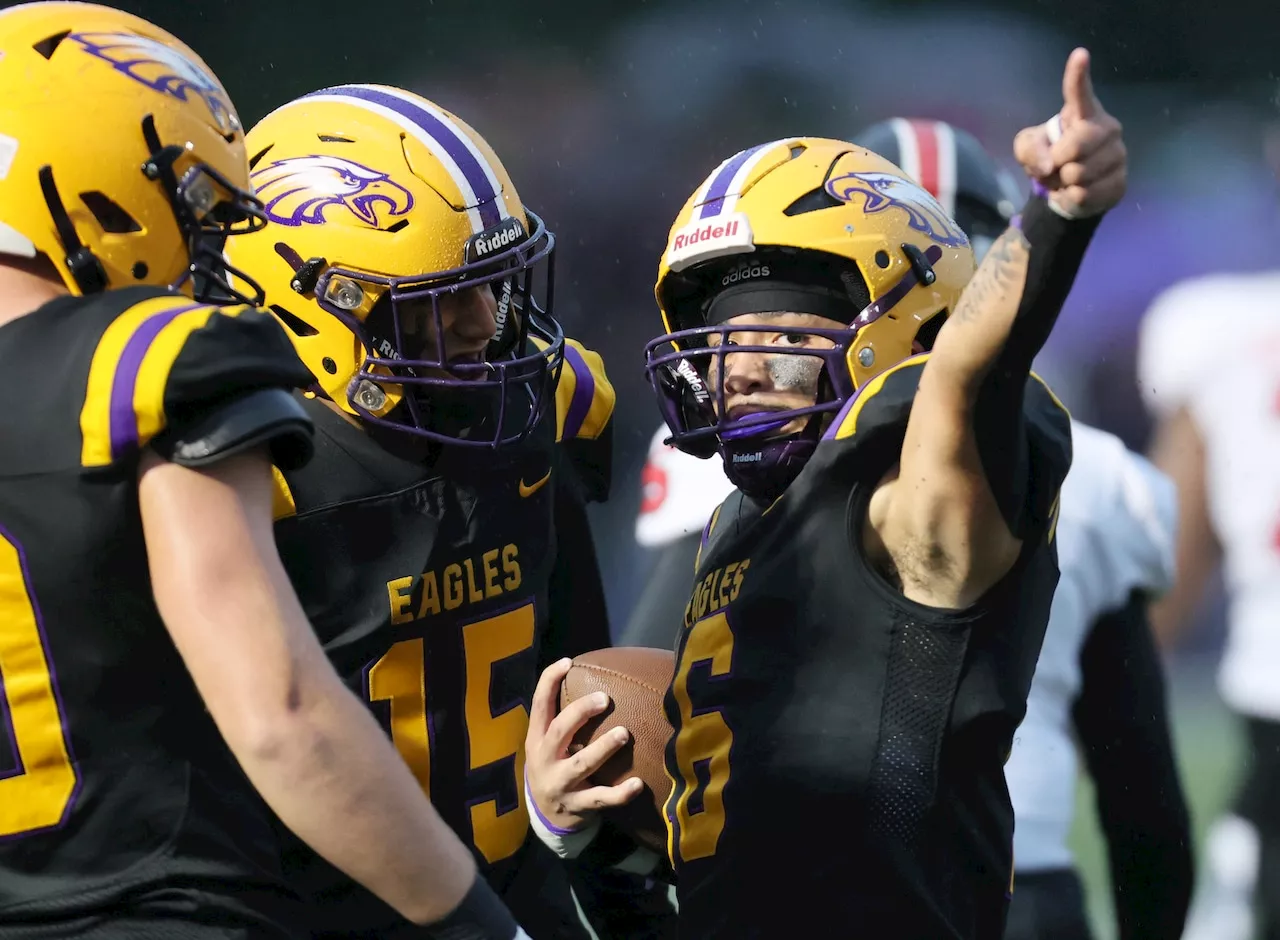 Avon vs. Glenville football: Eagles outlast Tarblooders in defensive slugfest