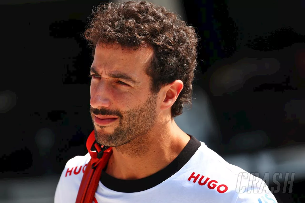 Paddock whisper that “everybody is expecting” Daniel Ricciardo to lose F1 seat