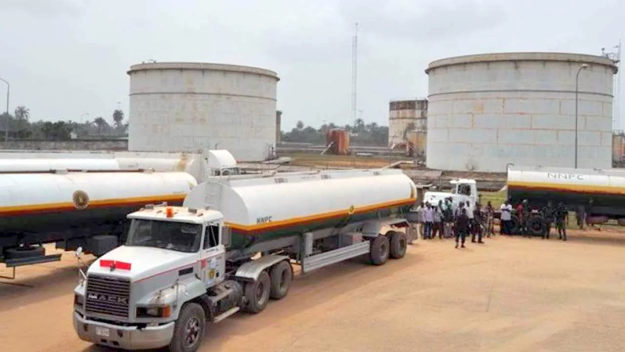 Dangote Refinery free to sale directly to marketers