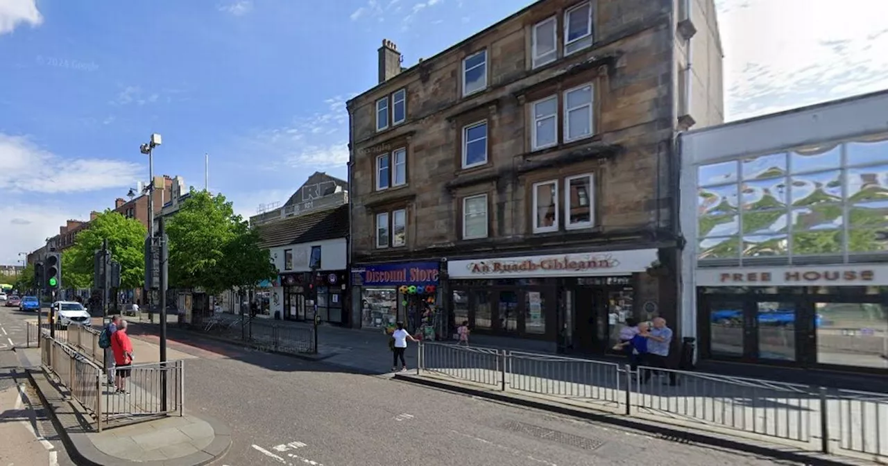 Group disturbance near Rutherglen Wetherspoon leaves one man in hospital