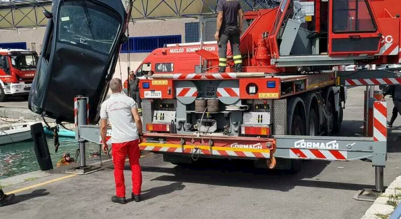 Formia, precipita con l'auto dalla banchina del porto: morto un farmacista di 85 anni