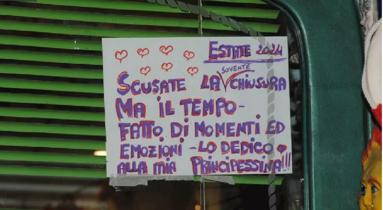 Procida, il negozio è chiuso perché il proprietario fa il papà: «Il tempo lo dedico alla mia principessina»