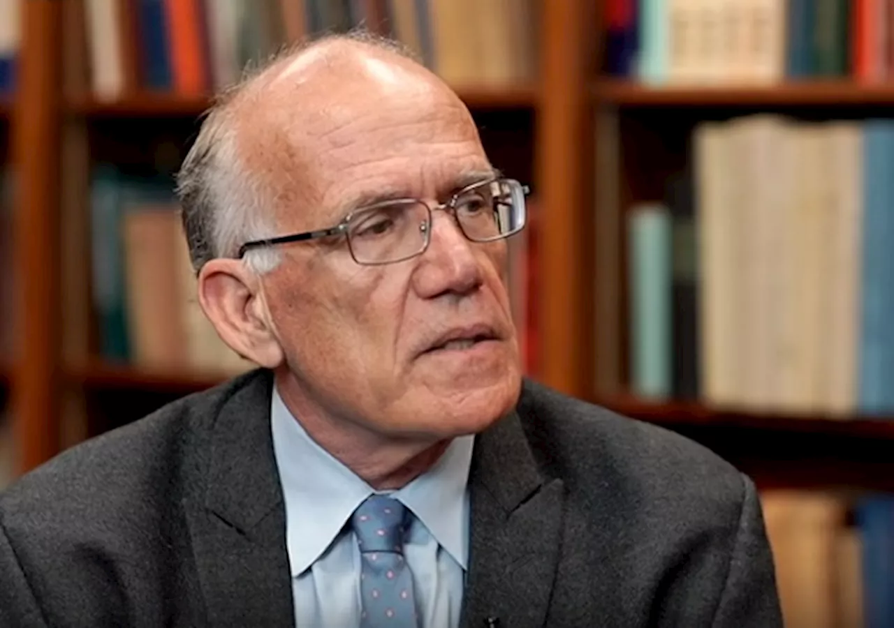 Victor Davis Hanson Fact Checks Tucker’s ‘Historian’ on World War II and Churchill